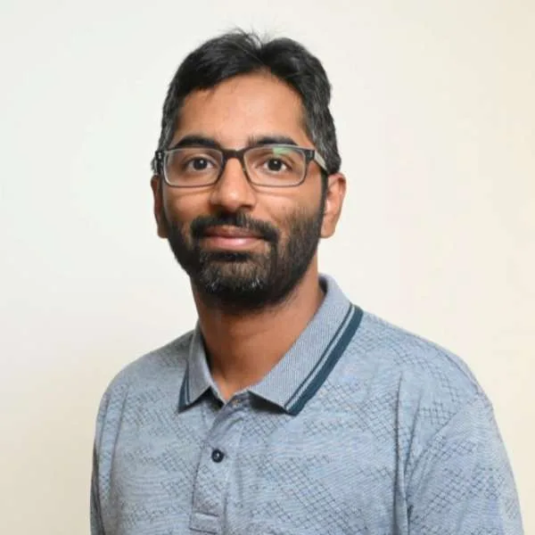Saranga Sudarshan's headshot